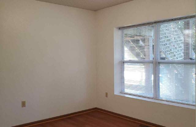301 South Mulberry Street - A Gallery 3