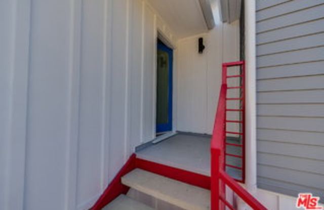 610 Victoria Avenue Gallery 4