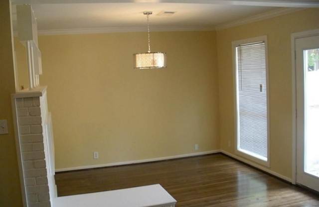 6818 Mobud Dr. Gallery 4