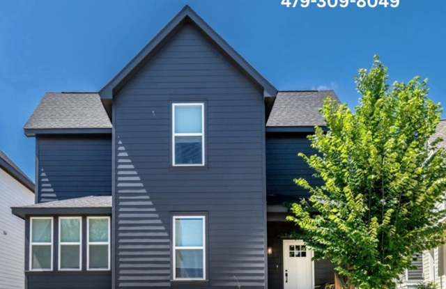Bright & Beautiful 2BR/3BA Fayetteville Home photos photos