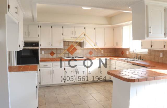 1708 Ridgeway Drive Gallery 3