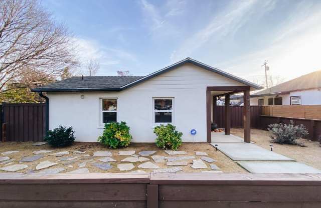 Beautiful 3/1 with gated driveway in Colonial Heights! photos photos