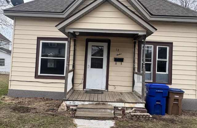 12 6th Ave NE photos photos
