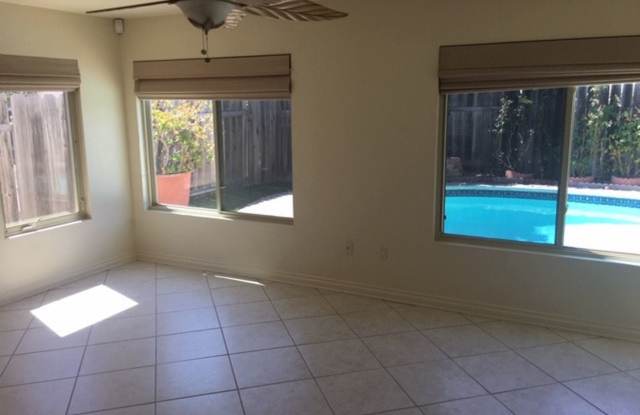 10360 Glenellen Lane Gallery 4