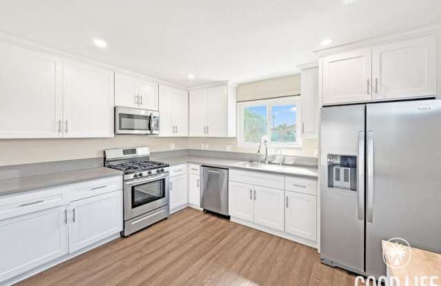 1538 Ionian St Gallery 2
