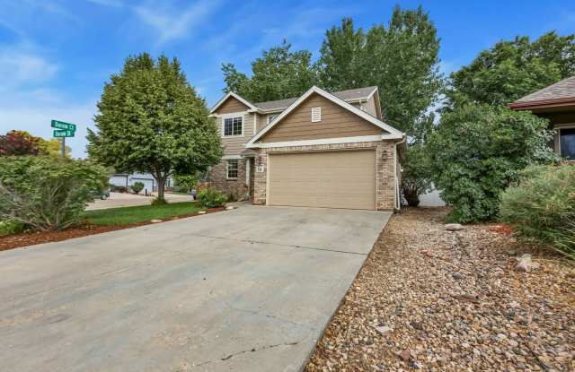 Updated 4-Bedroom Home in Central Windsor - Quiet Corner Lot Gallery 3