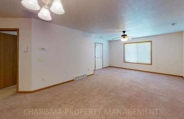 906 North Western Avenue Gallery 2