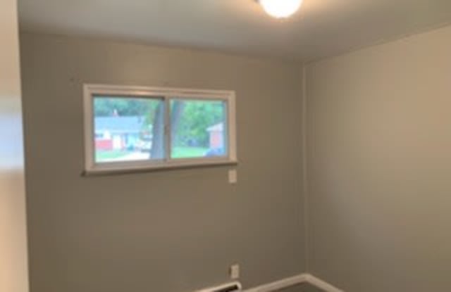 26456 Barnes Street Gallery 4