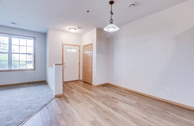 11313 Aberdeen Cir NE Unit B Gallery 4