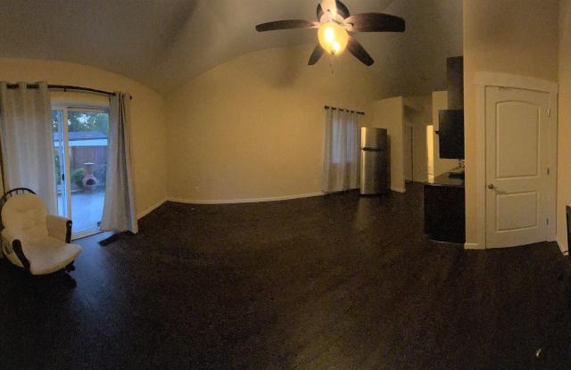 433 NE 49th Avenue ~ Splendid Studio in Orenco! photos photos