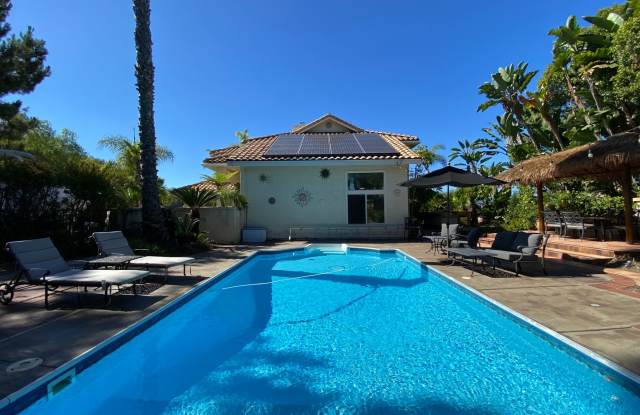 Stunning 4 bedroom Home with a Pool located in Oceanside! - 1384 Woodview Court, Oceanside, CA 92056