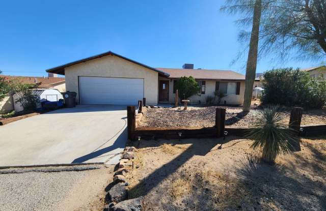 Remodeled 2 Bedroom 1 Bath Home In Indian Cove Neighborhood - 6809 Copper Mountain Road, Twentynine Palms, CA 92277