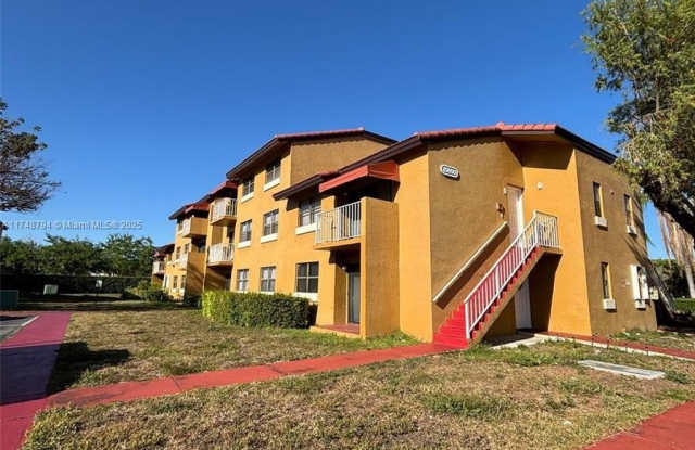 15650 SW 80th St - 15650 Southwest 80th Street, Kendall West, FL 33193