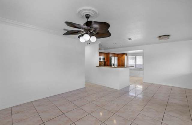 242 W 19th St # 242, Hialeah, FL 33010 Gallery 4
