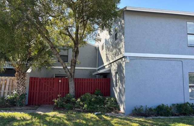 15 Crossings Cir - 15 Crossings Circle, Boynton Beach, FL 33435