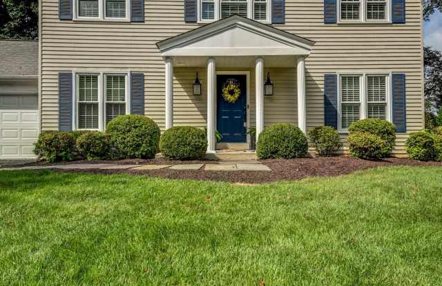 Beautiful 4 Bed 2.5 Bath SFH in Burke For Rent Gallery 4