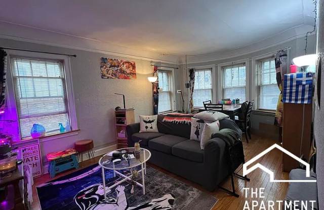2421 West Lunt photos photos