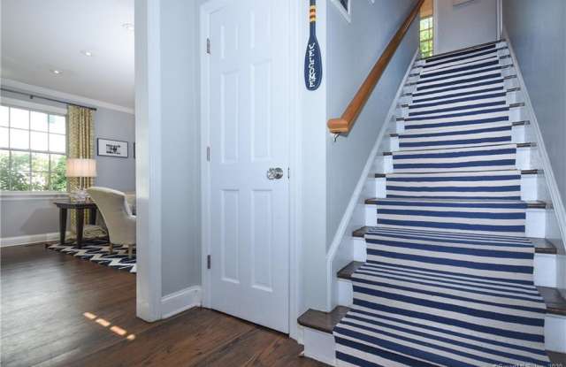 11 Holmes Court Gallery 2