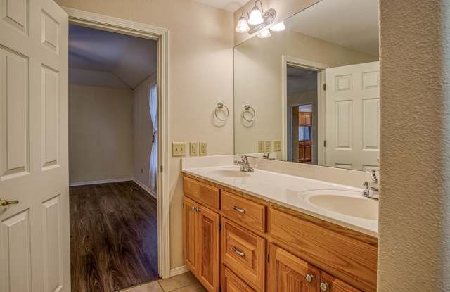 3 Bedrooms and 2 full baths make the perfect layout for everyone! Call 501-922-9997 to set up a showing today! photos photos