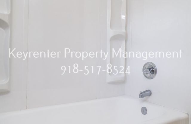 Stunning 3 Bed 1.5 Bath on quiet Cul De Sac! Gallery 4