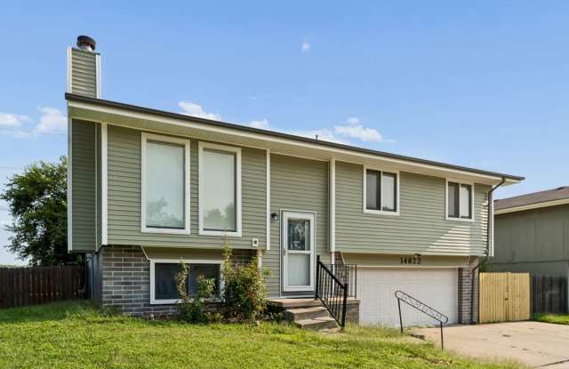 3 bedroom Millard Home! Gallery 4