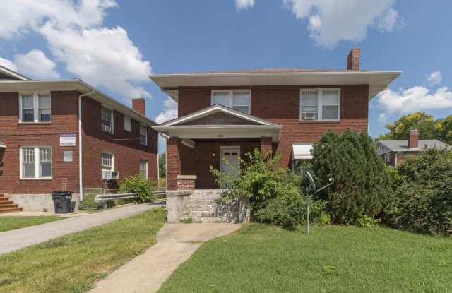 Spacious 4BR Historic Home Near Downtown & Mizzou Gallery 1