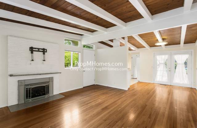 Your Mid-Century Dream Home: Three Bedrooms and an ADU Await! - 1885 Southwest Wellington Avenue, Cedar Hills, OR 97225