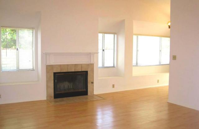 2-Bedroom Home For Rent In The Mountain View Cottages In Saugus Gallery 2