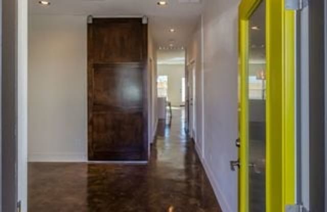 310 Refugio St Gallery 2