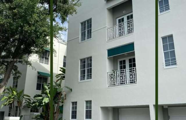 5801 SW 74th Ter - 5801 Southwest 74th Terrace, South Miami, FL 33143