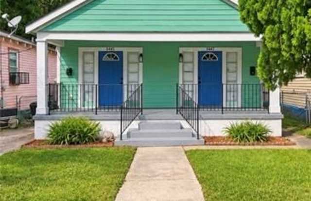 5445 BURGUNDY Street Gallery 1