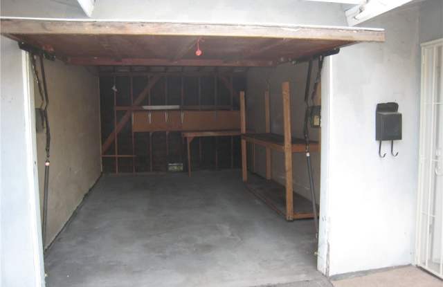 2356 W Roberta Avenue Gallery 2