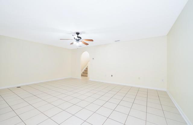 Beautiful 3/2 townhome Gallery 4