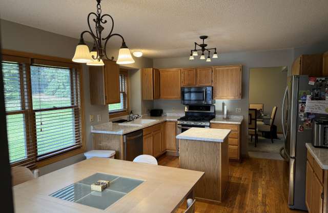 16842 Hanover Ln photos photos