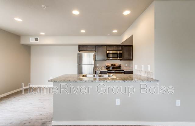 811 E Wandering Ln photos photos