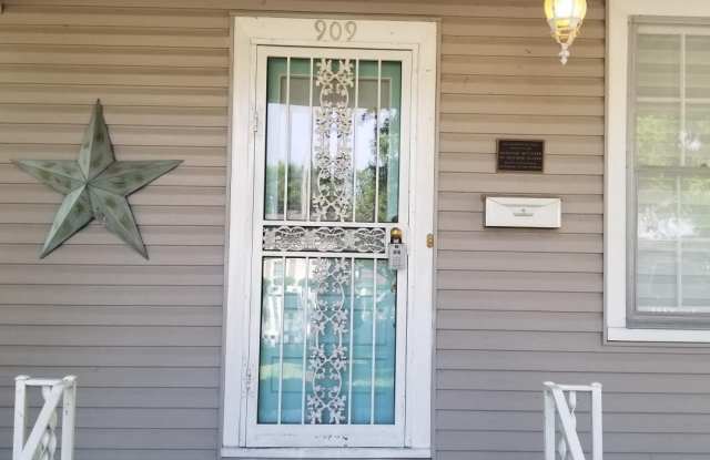 909 Hadley Ave Gallery 2