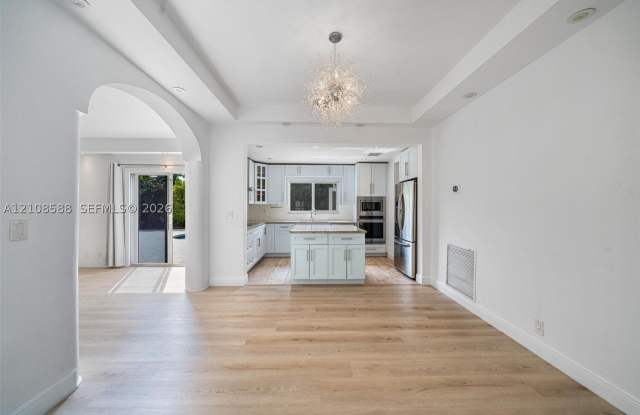 7730 Beachview Dr Gallery 3