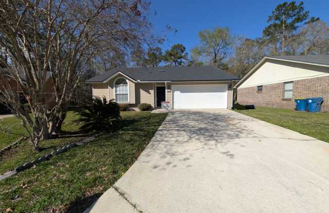 AVAILABLE NOW!! Great 3 Bedroom 2 Bath on the North side photos photos