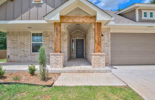 1007 Magnolia - 1007 Magnolia Drive, Noble, OK 73068
