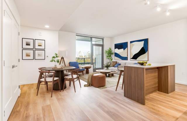 Stratos at Bridge District photos photos
