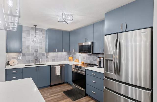 200 Burnham Rd Unit 202 - 200 Southwest Burnham Road, Lake Oswego, OR 97034