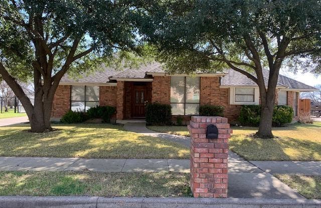 8119 Meadowside Drive - 8119 Meadowside Drive, Benbrook, TX 76116