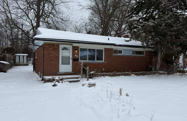 310 W Princeton Ave - 310 West Princeton Avenue, Pontiac, MI 48340