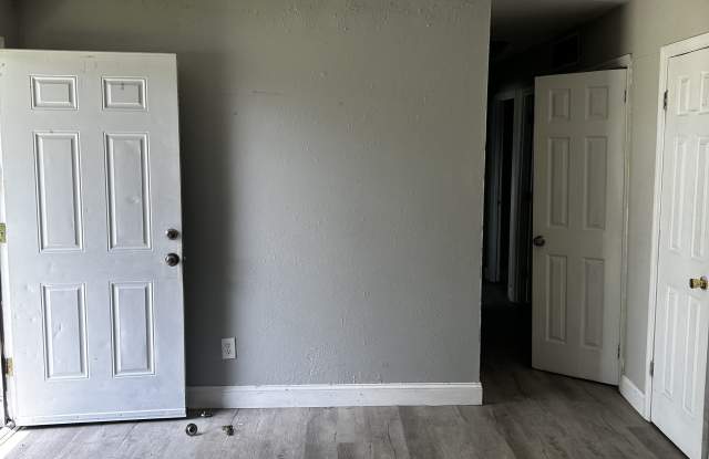 1707 Andrews Dr Gallery 2