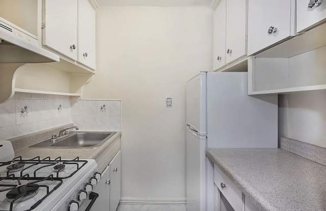 3420 Avenue H Apt 2H Gallery 1