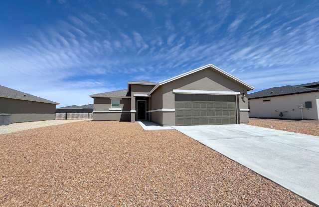 East El Paso 3 bed 2 Bath Refrig A/C! photos photos