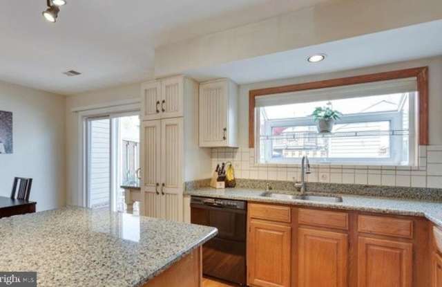 6560 MEDINAH LANE Gallery 4