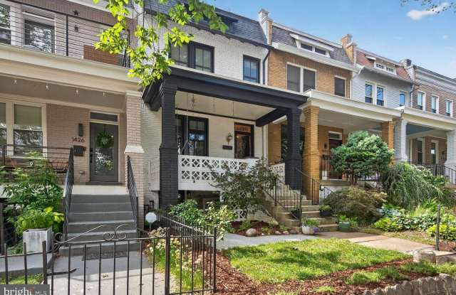 1428 TRINIDAD Avenue NE Gallery 1
