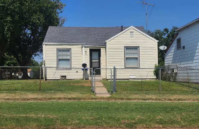422 West Poplar Avenue - 422 West Poplar Avenue, Enid, OK 73701