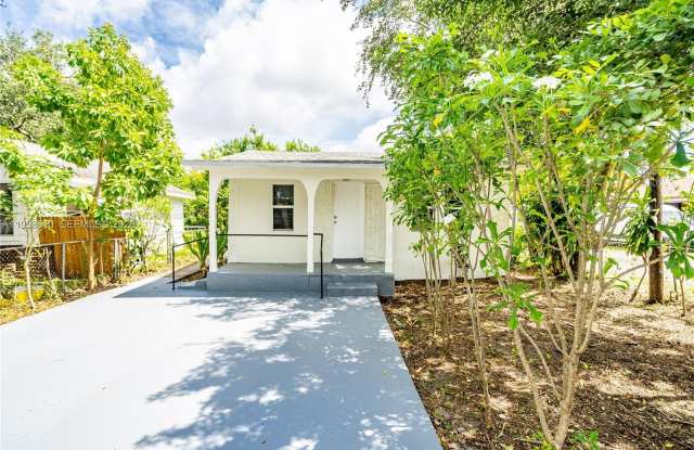 3121 NW 60th St photos photos